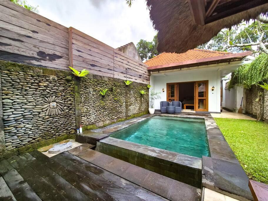 The Sempuana Villa Denpasar  Exterior photo