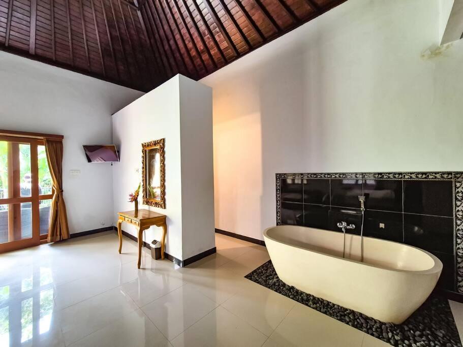 The Sempuana Villa Denpasar  Exterior photo
