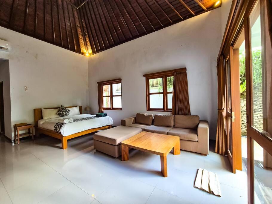 The Sempuana Villa Denpasar  Exterior photo