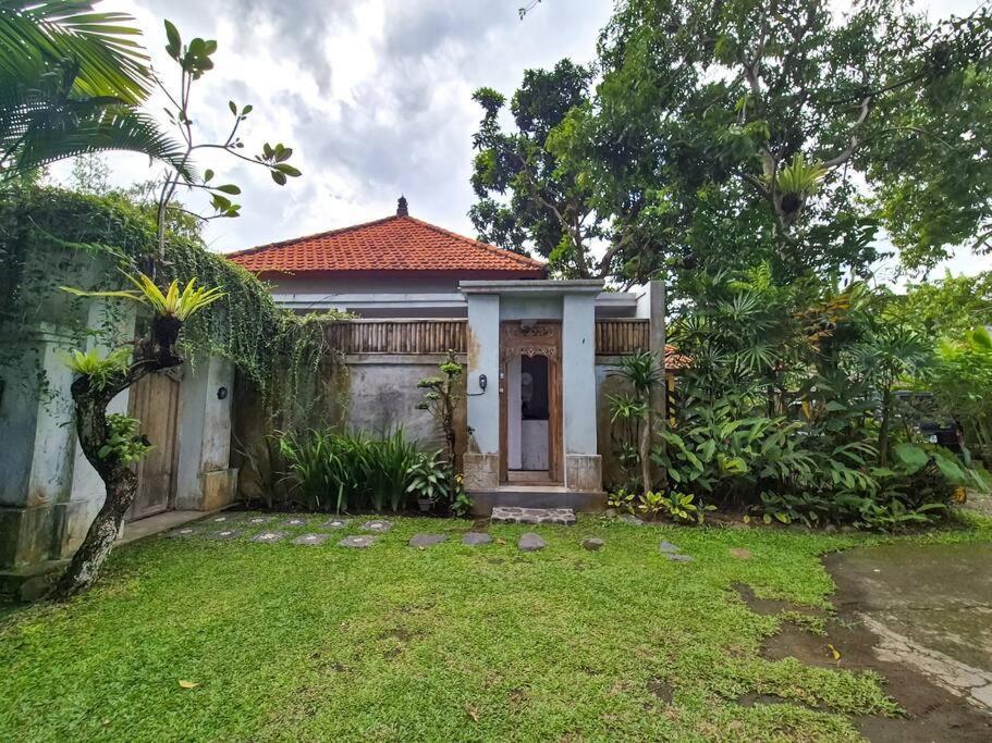 The Sempuana Villa Denpasar  Exterior photo
